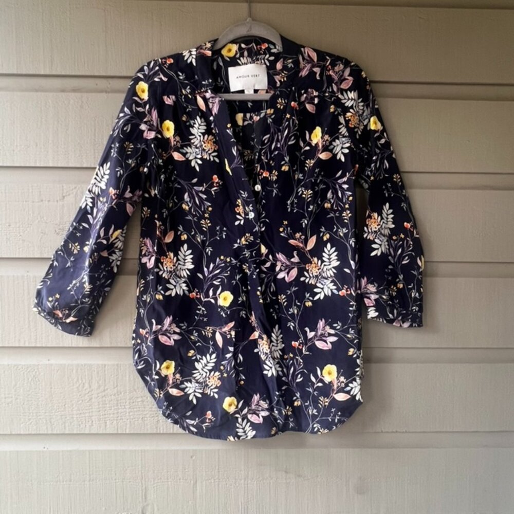 Amour Vert Navy 100% Silk Blue Floral Tunic/Blouse Size XS